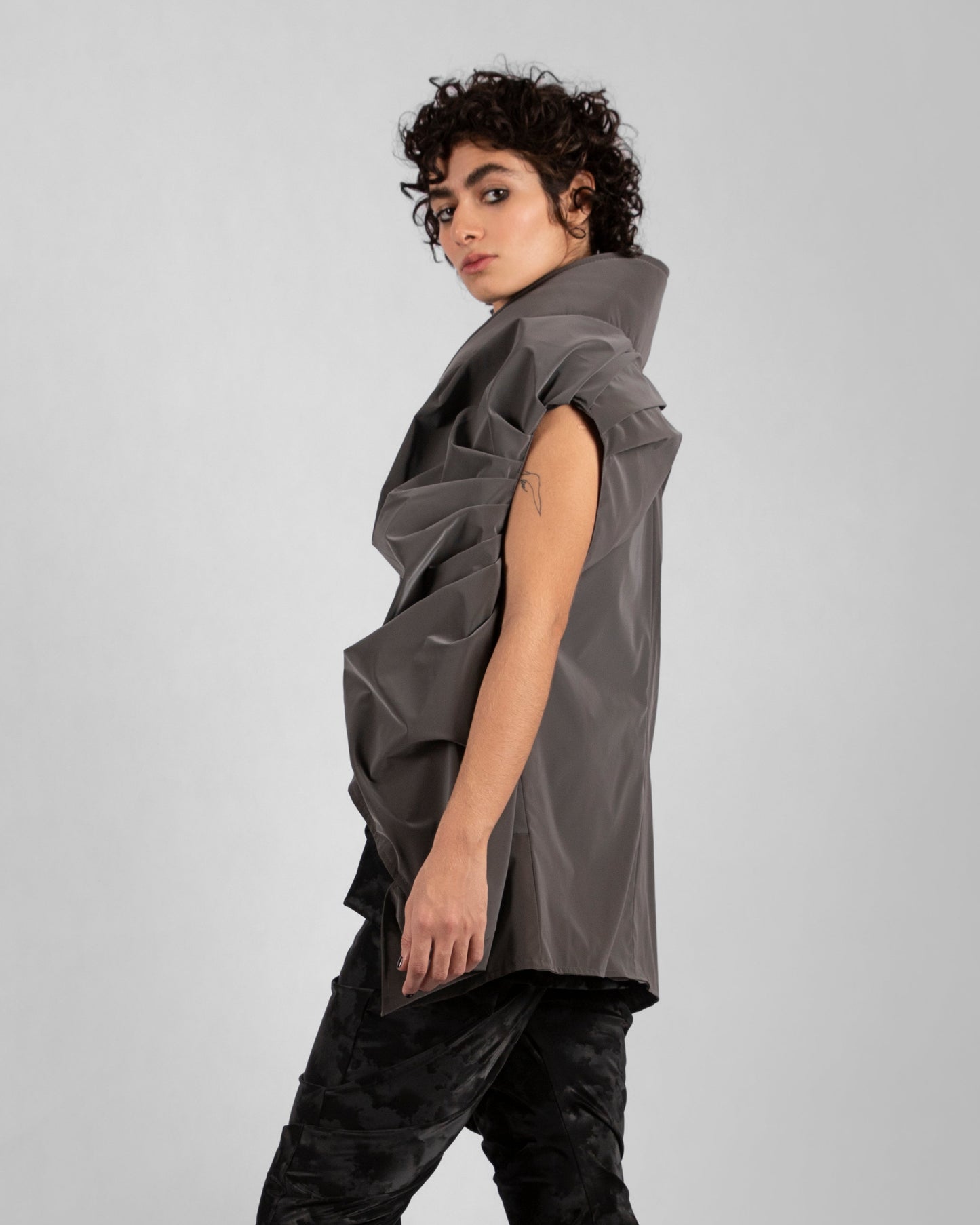Sculpted Air Vest - Gray