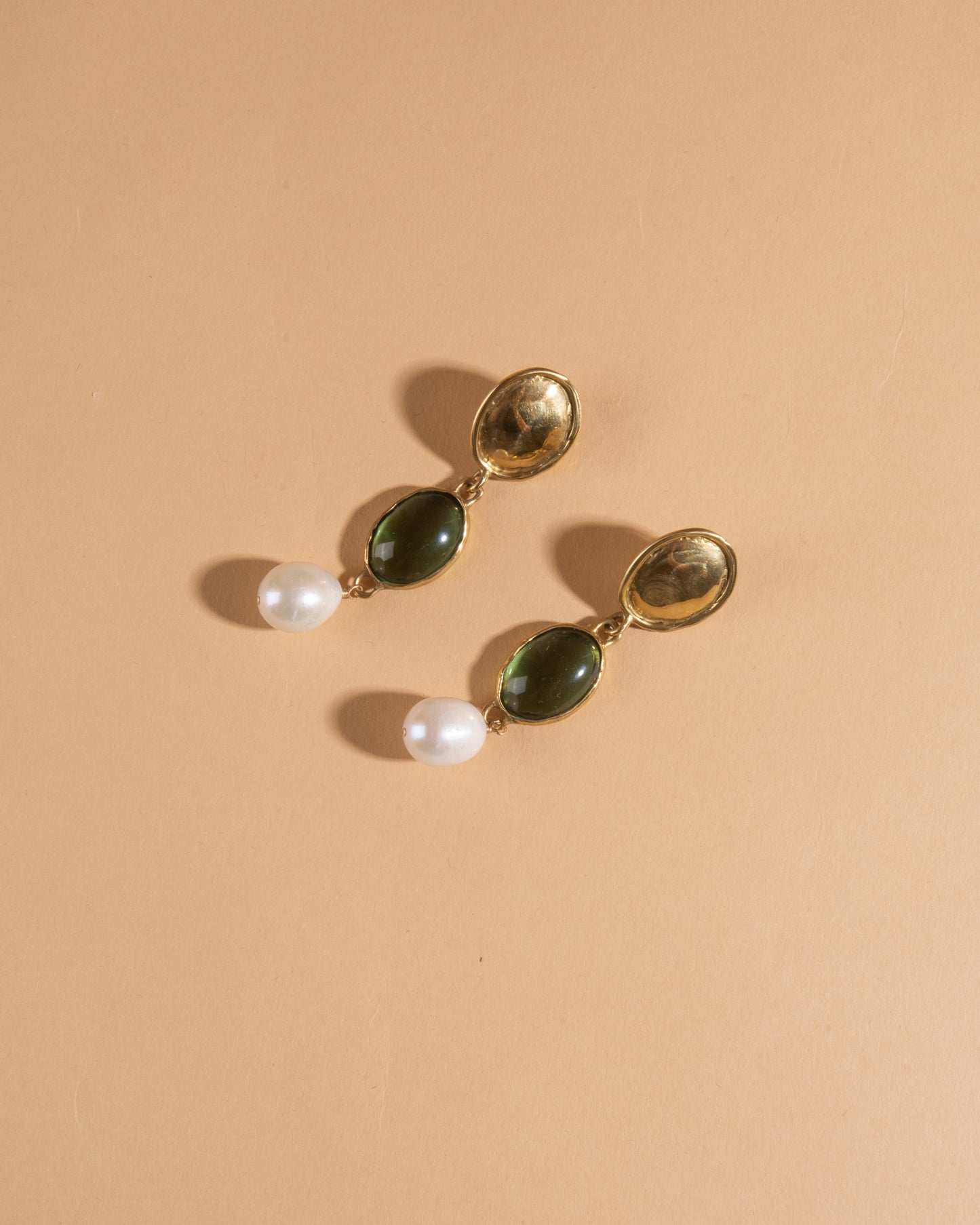 MONDO MONDO Sirena Earrings Pair of brass drop earrings with green glass stones and baroque pearls
