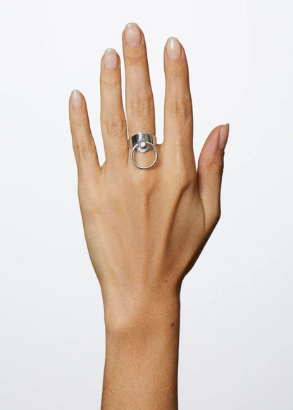 Our classic kinetic ring in sterling silver and moonstone cabochon.